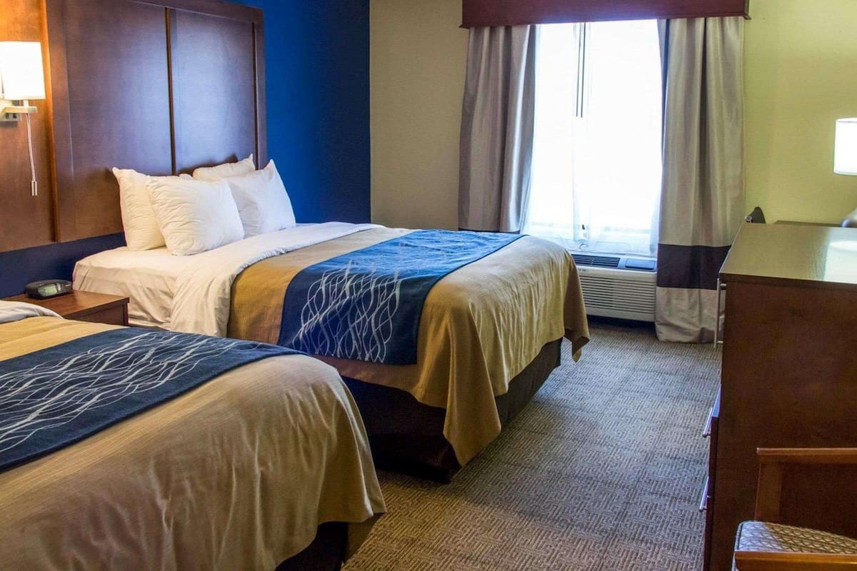 Desk, iron/ironing board, WiFi (free), bed sheets