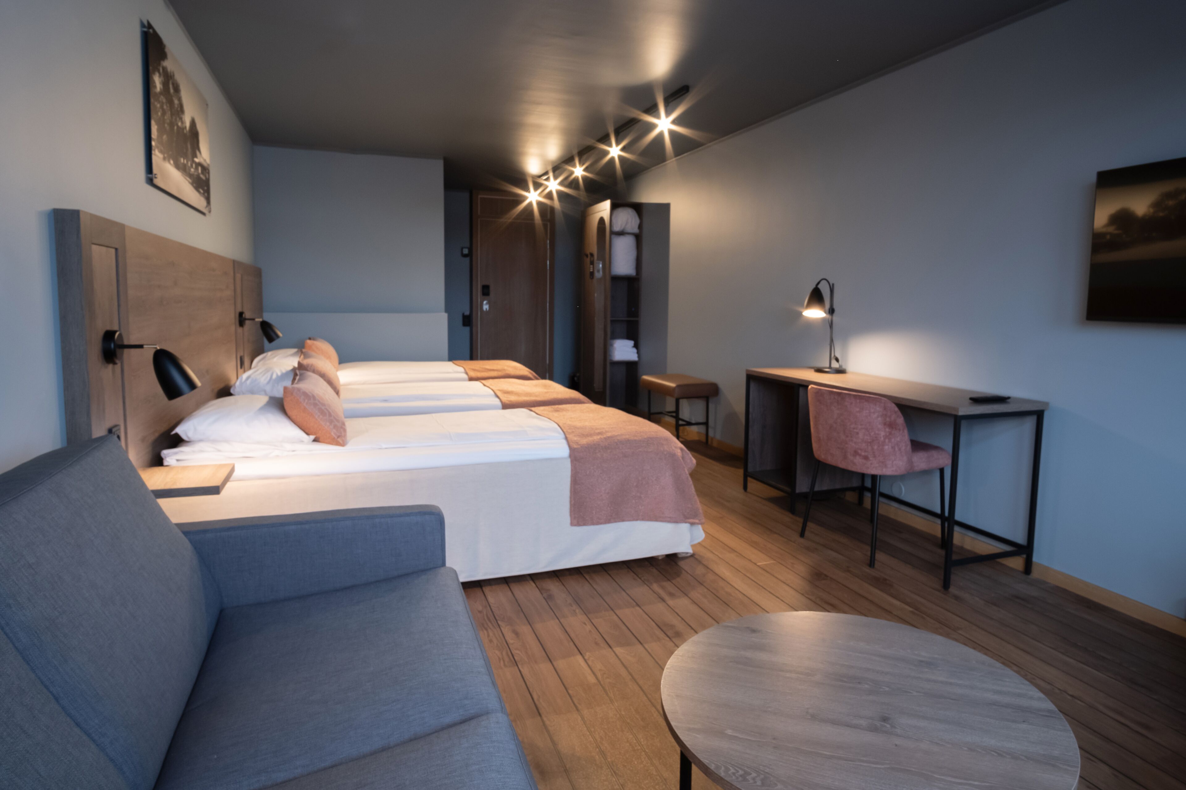 family room | premium bedding, memory-foam beds, laptop workspace, free wifi