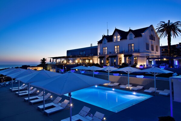 Front of property - evening/night