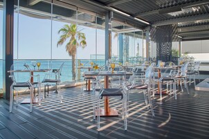 2 restaurants, breakfast, lunch, dinner served; Mediterranean cuisine 