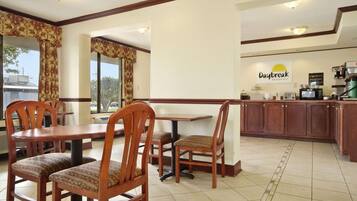 Free daily continental breakfast