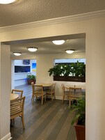 Free daily continental breakfast