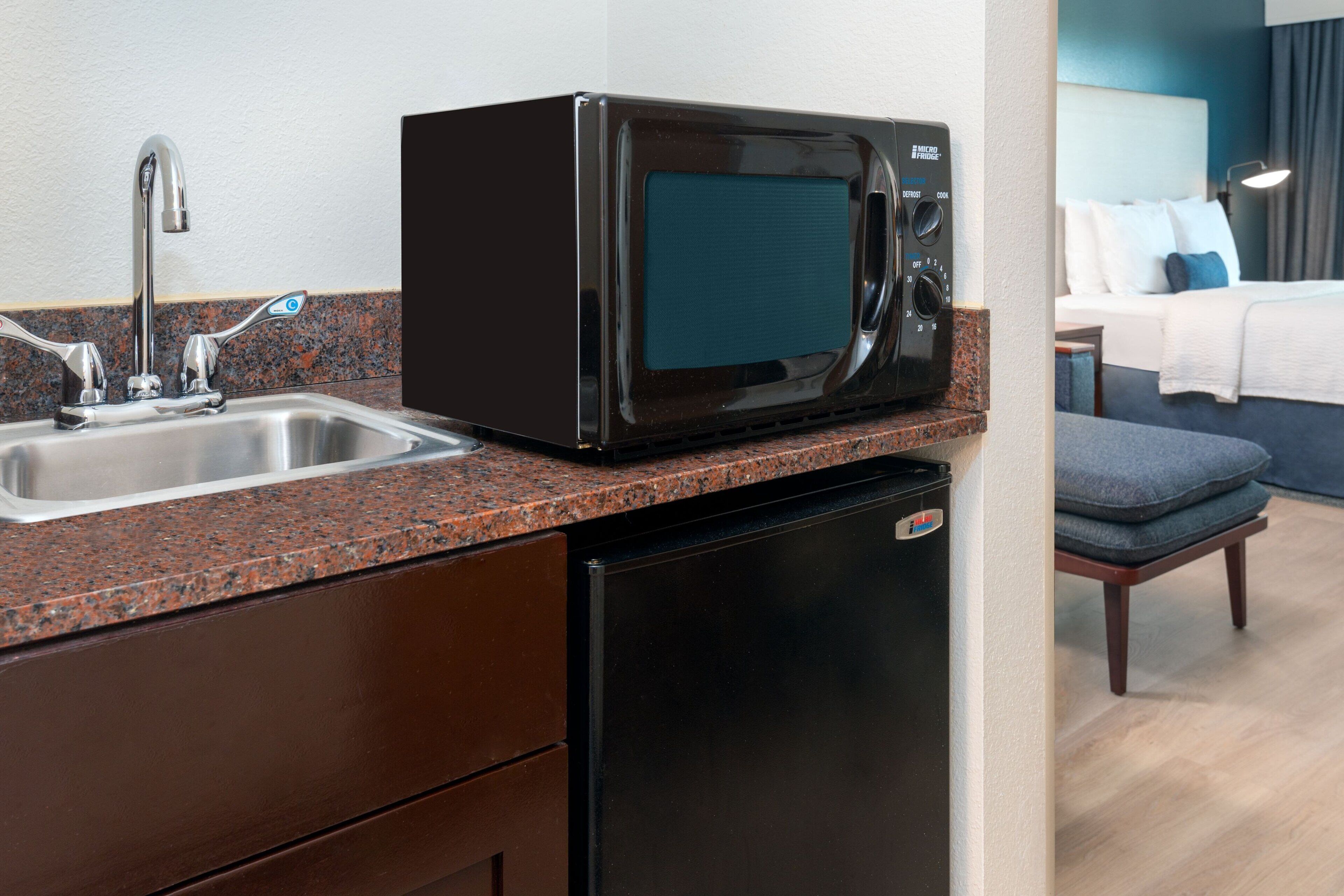 1 bedroom, premium bedding, pillow-top beds, desk