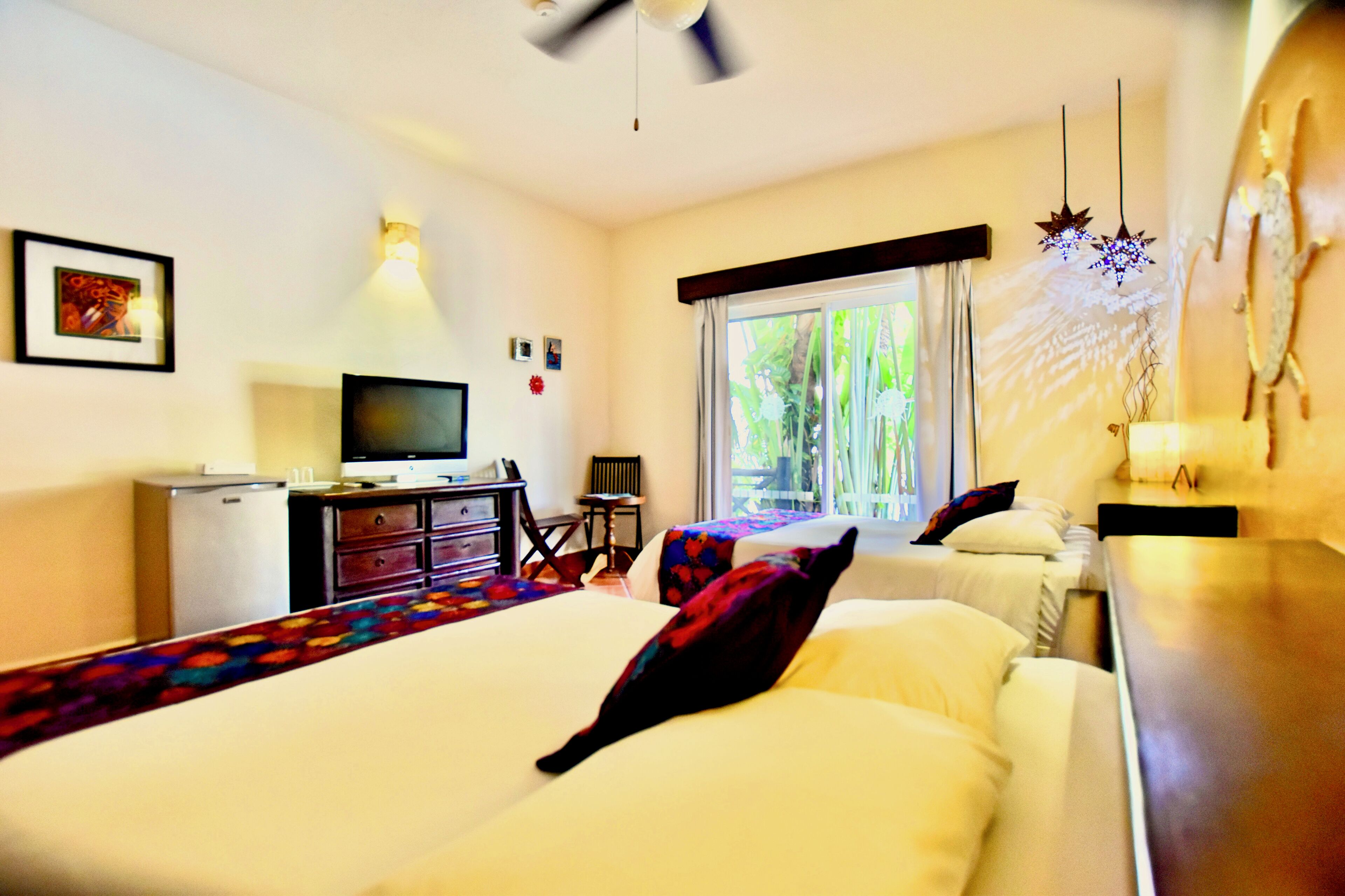 deluxe double room | in-room safe, free cots/infant beds, free wifi, bed sheets