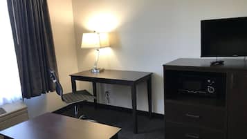 Een kluis op de kamer, een bureau, wifi, beddengoed