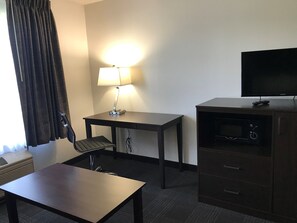 In-room safe, desk, WiFi, bed sheets