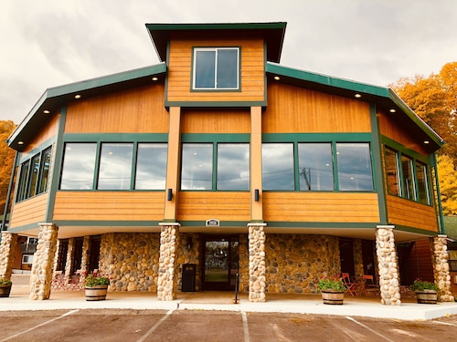 Econo Lodge Lakeview