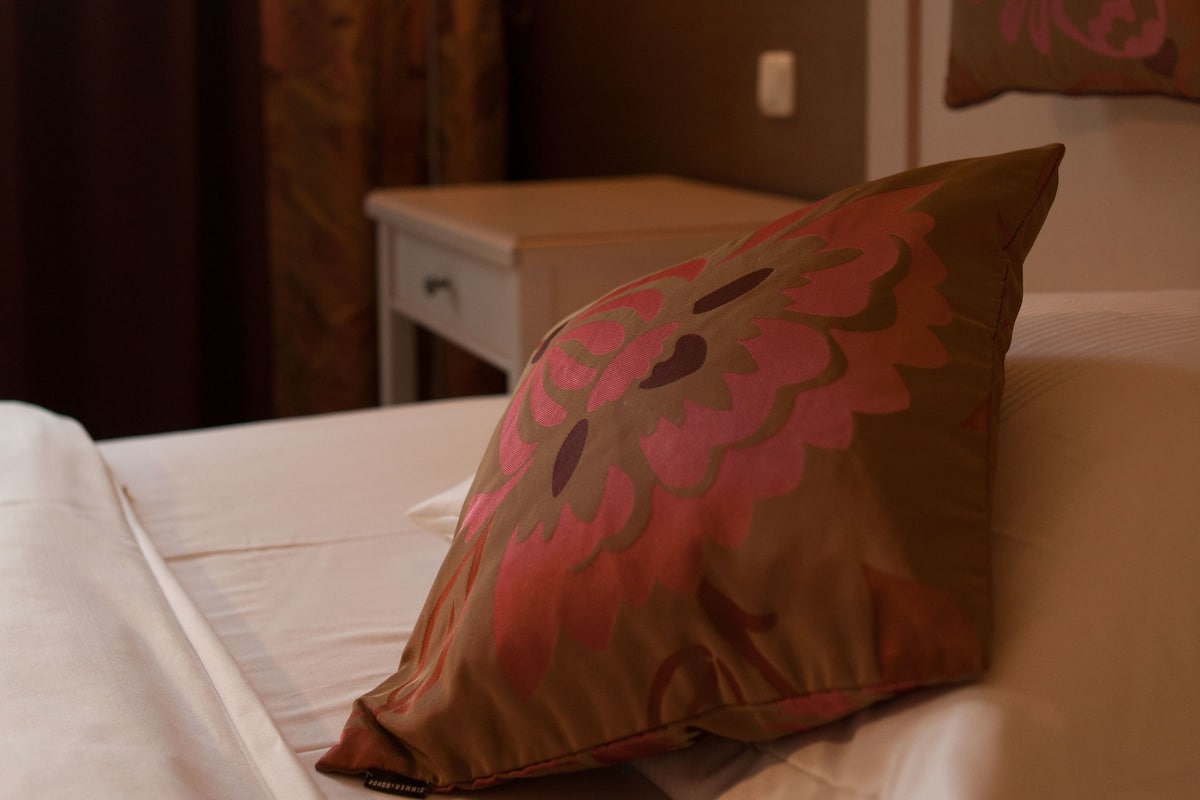 standard double room, 1 queen bed | 1 bedroom, premium bedding, down duvets, minibar