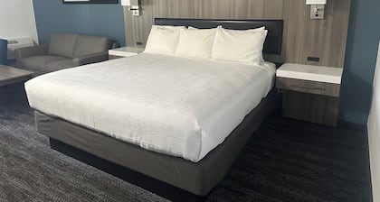 Oyster Bay Inn & Suites