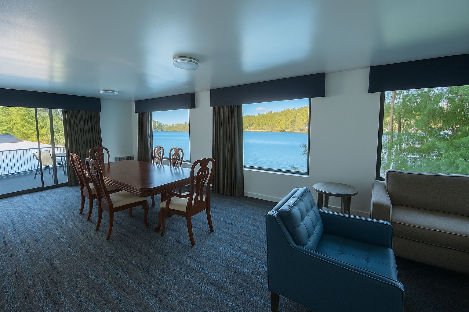 Photo - Oyster Bay Inn & Suites