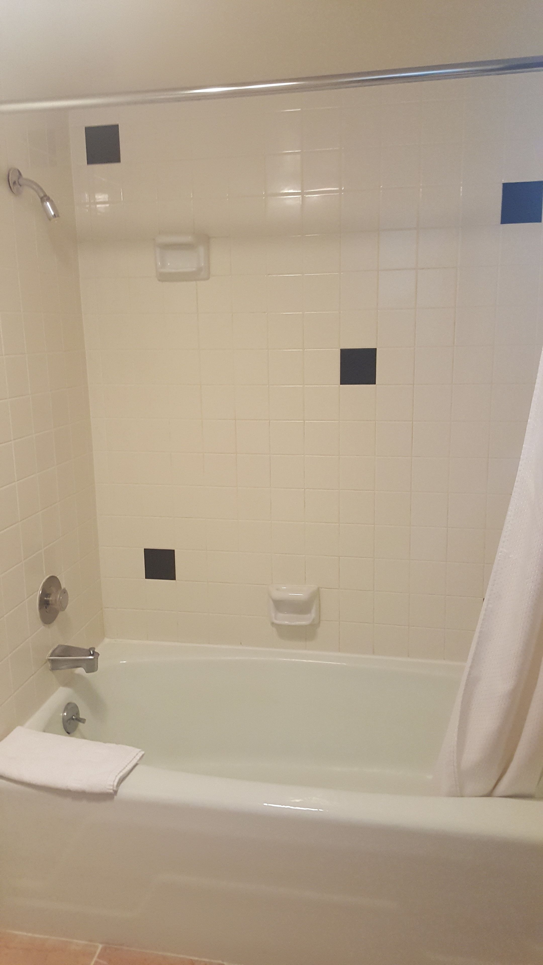 Photo - Oyster Bay Inn & Suites