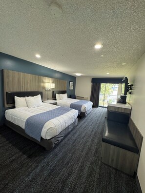 ห้องสแตนดาร์ด, เตียงควีนไซส์ 2 เตียง | โต๊ะทำงาน, ผ้าม่านกันแสง, เตารีด/โต๊ะรีดผ้า, เปล/เตียงเด็กอ่อน