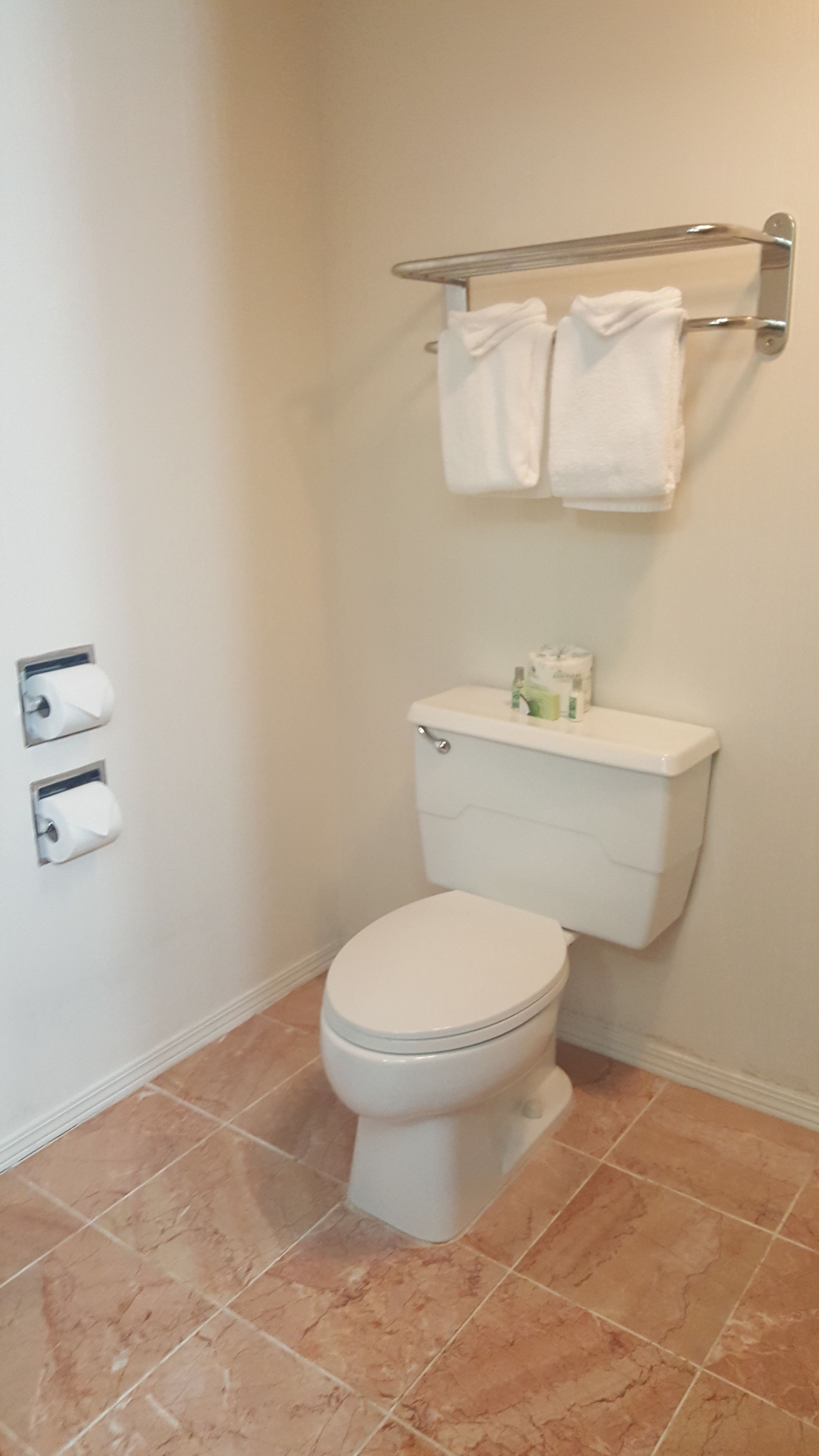 Photo - Oyster Bay Inn & Suites