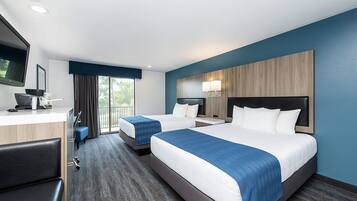 Quarto, 2 camas Queen, sacada, vista para o porto | Cortinas blackout, ferros/tábuas de passar roupa, Wi-Fi (sobretaxa)