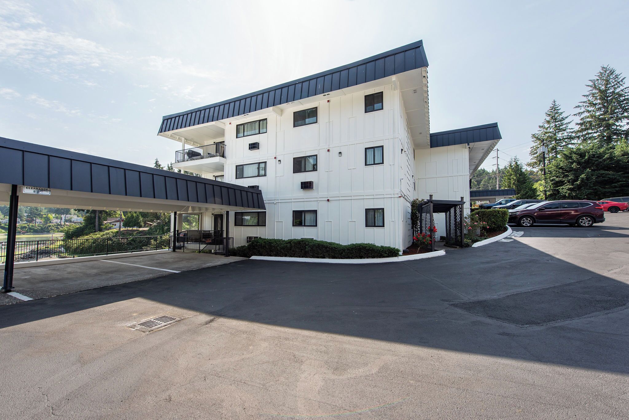 Photo - Oyster Bay Inn & Suites