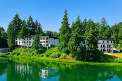 Oyster Bay Inn & Suites