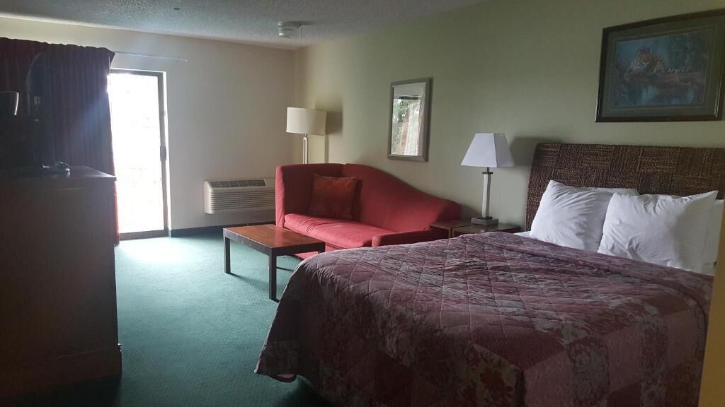Photo - Oyster Bay Inn & Suites