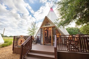 Room (Teepee)