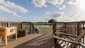 Room (Luxe Conestoga Wagon) | Pemandangan balkoni