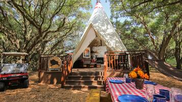 Room (Teepee)