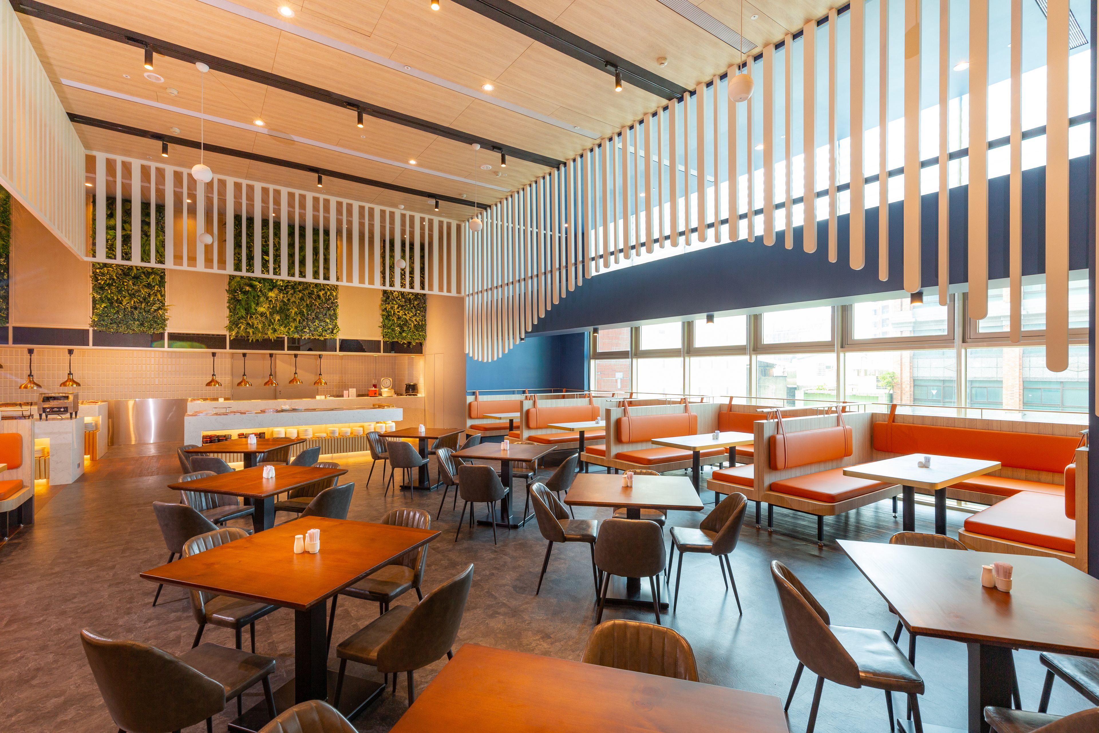 daily buffet breakfast (twd 410 per person)