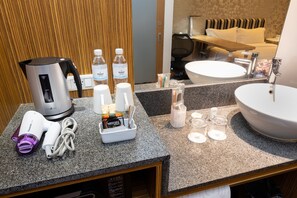 Classic Double Room, 1 Double Bed | Bathroom | Hair dryer, slippers, towels, shampoo