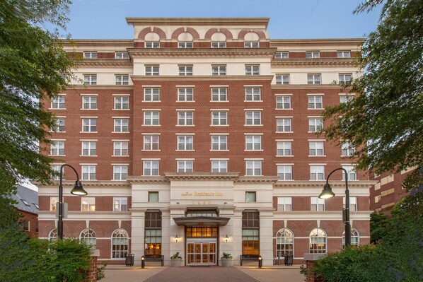 Exterior - Residence Inn Alexandria Old Town/Duke Street by Marriott (Alexandria)