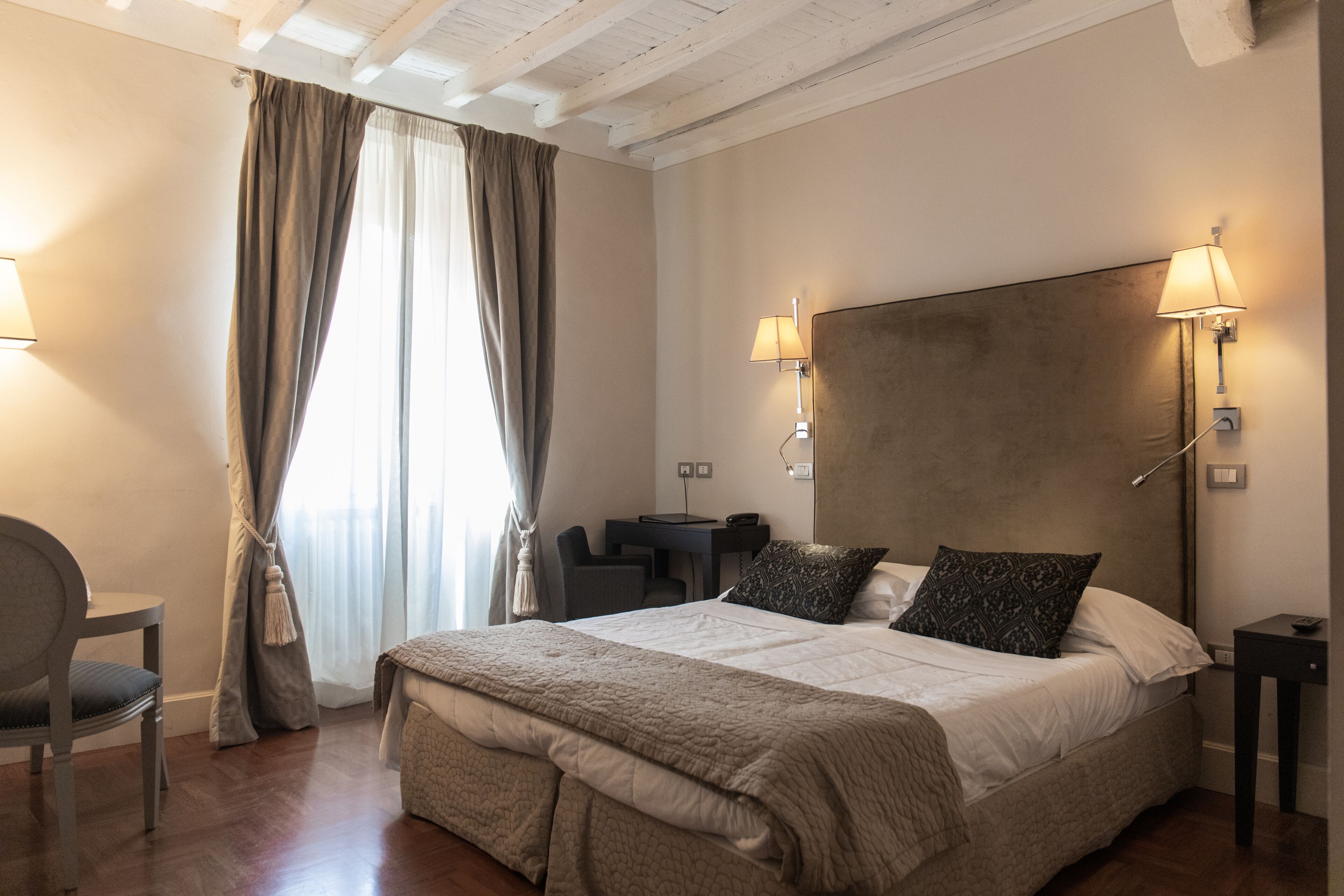 迷你吧、客房内保险箱、隔音、免费 WiFi