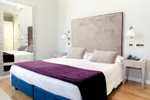 Classic Double Room | Minibar, in-room safe, soundproofing, free WiFi - Hotel Clitunno (Spoleto)