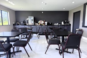 Desayuno para llevar gratuito (los fines de semana)
