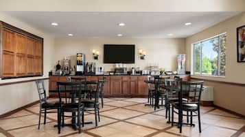 Free on-the-go breakfast on weekends