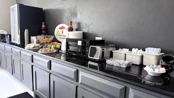 Desayuno para llevar gratuito (los fines de semana)