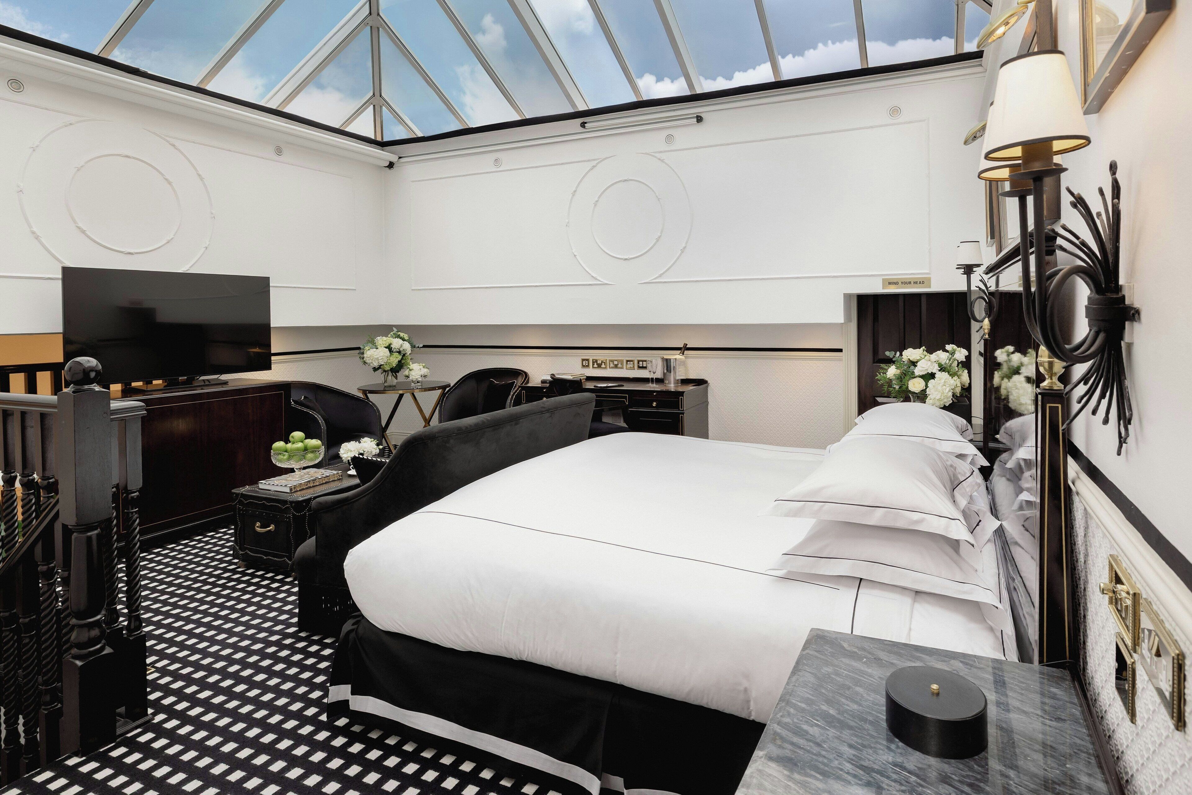 Suite (6) Conservatory) | Sengetøy av topp kvalitet, minibar og safe på rommet