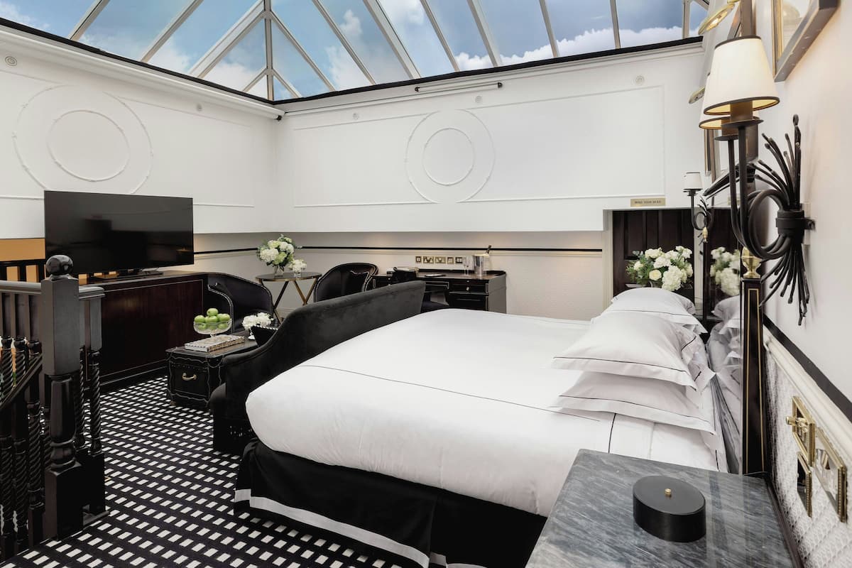 套房 (6) Conservatory) | 高級寢具、迷你吧、客房內保險箱、獨特裝潢
