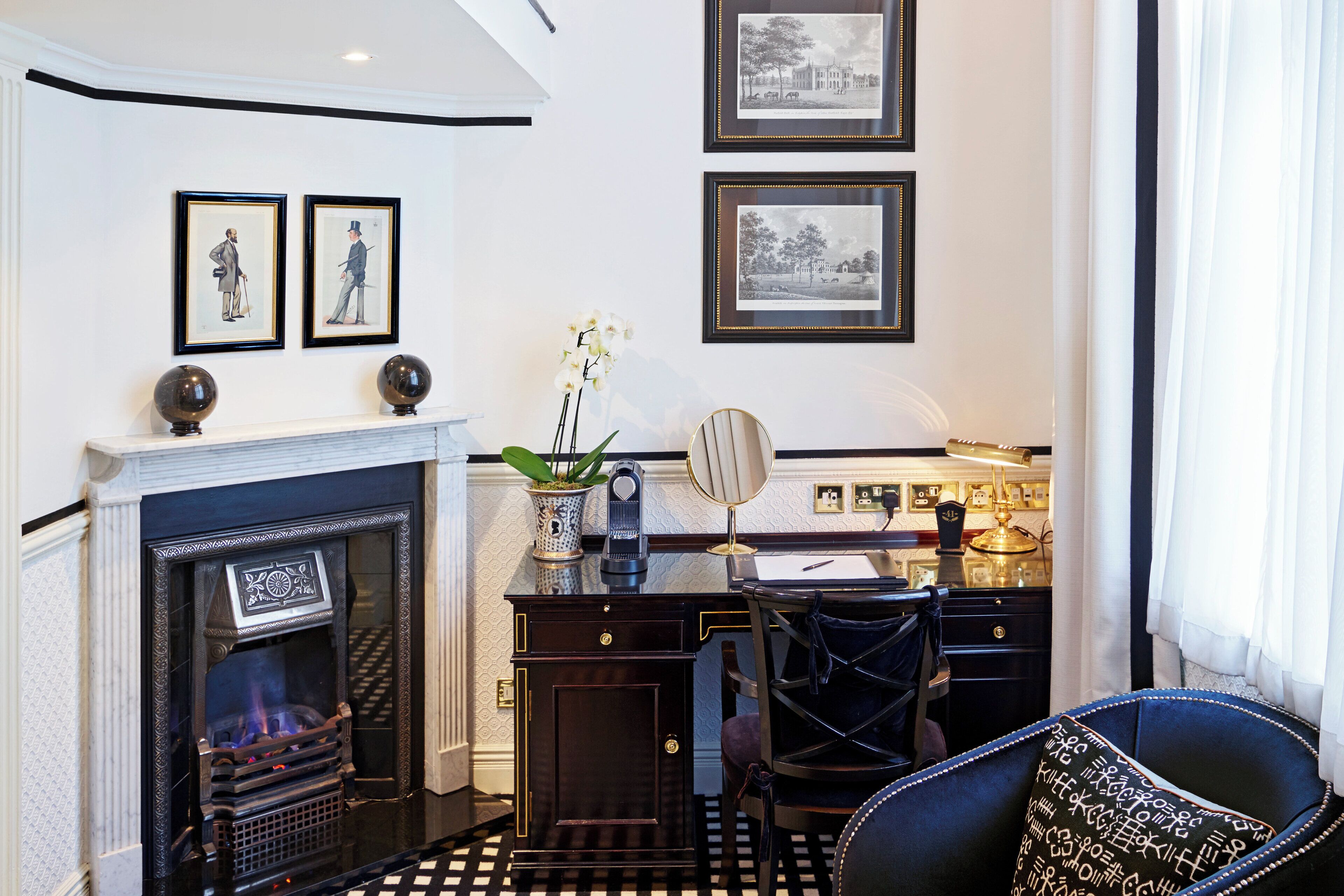 junior suite (split level) | premium bedding, minibar, in-room safe, individually decorated