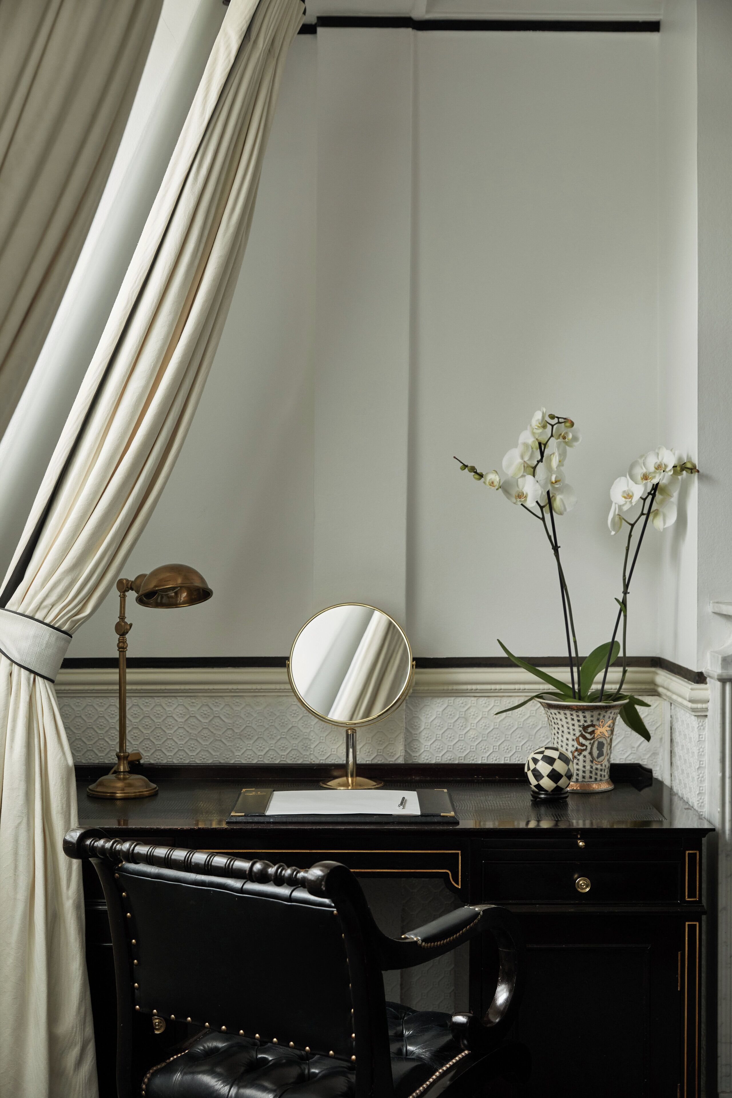 executive room, 1 king bed | premium bedding, minibar, in-room safe, individually decorated