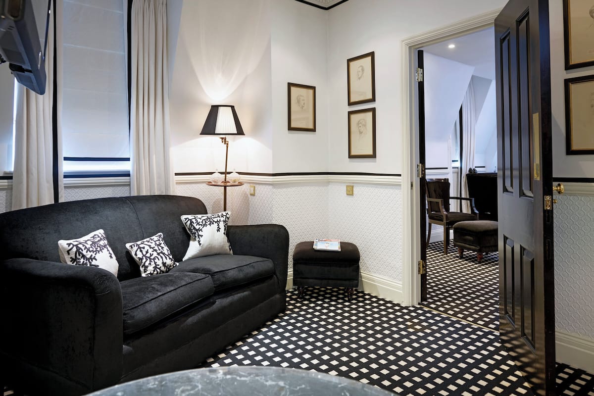 Suite Exécutive | Literie de qualité supérieure, minibar, coffres-forts dans les chambres