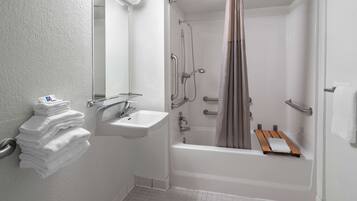 Standard Room, 2 Double Beds, Accessible, Non Smoking | Bathroom | Combined shower/tub, towels
