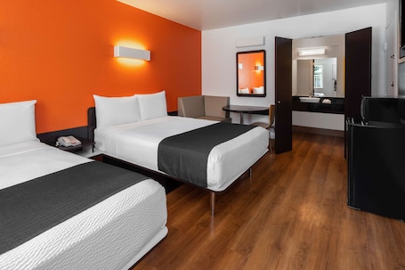 Wifi gratis y ropa de cama . Motel 6 Carpinteria, CA - Santa Barbara - South