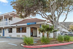 Exterior - Motel 6 San Luis Obispo, CA - South (San Luis Obispo)