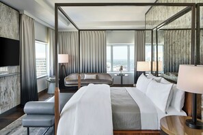 Pillowtop beds, in-room safe, desk, laptop workspace