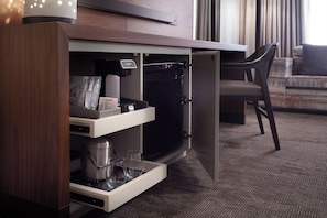 Pillowtop beds, in-room safe, desk, laptop workspace