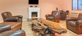 Super 8 by Wyndham Spokane/West