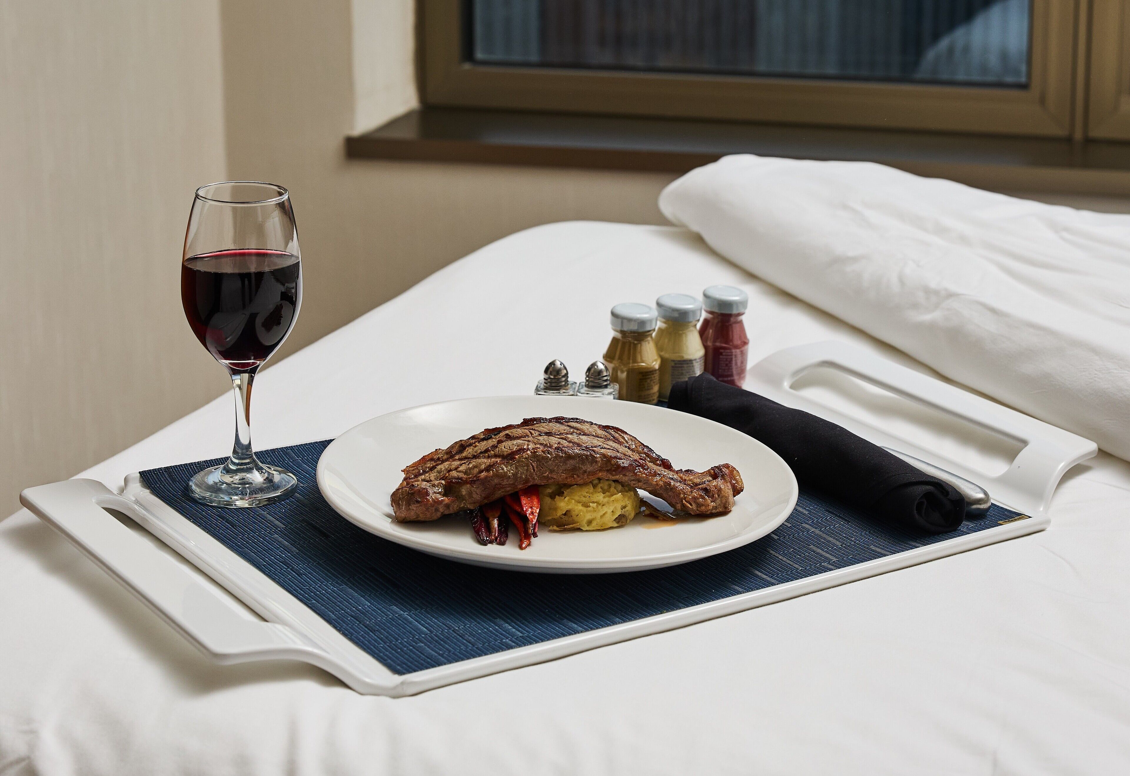 Photo - Renaissance Chicago O'Hare Suites Hotel