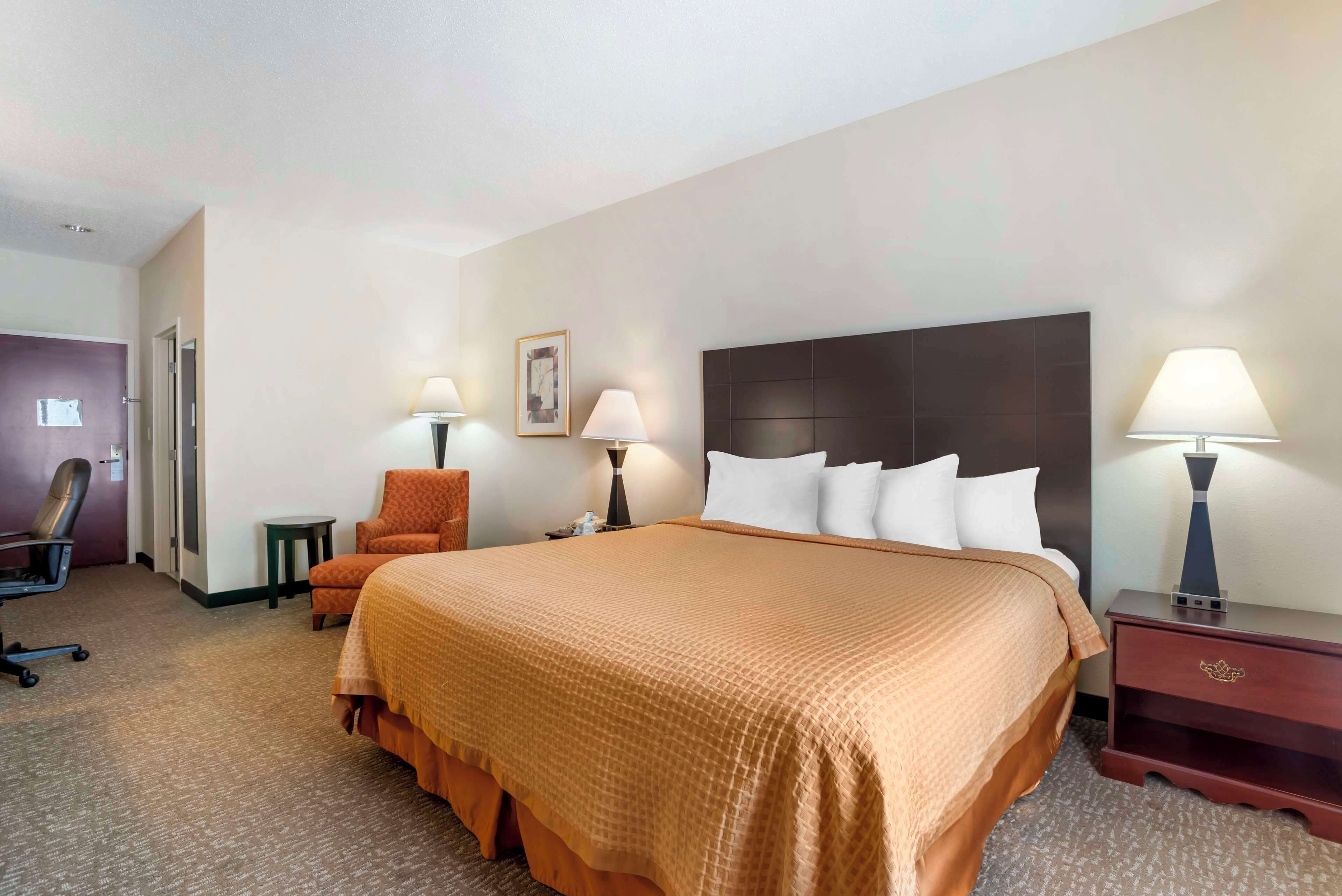 suite, 1 king bed, non smoking, refrigerator & microwave (with sofabed) | 1 bedroom, in-room safe, desk, blackout curtains