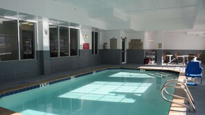 Indoor pool - Country Inn & Suites by Radisson, Buford at Mall of Georgia, GA (Buford)