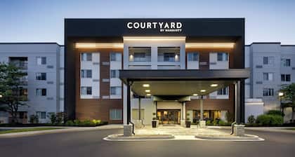 Courtyard by Marriott Edison Woodbridge