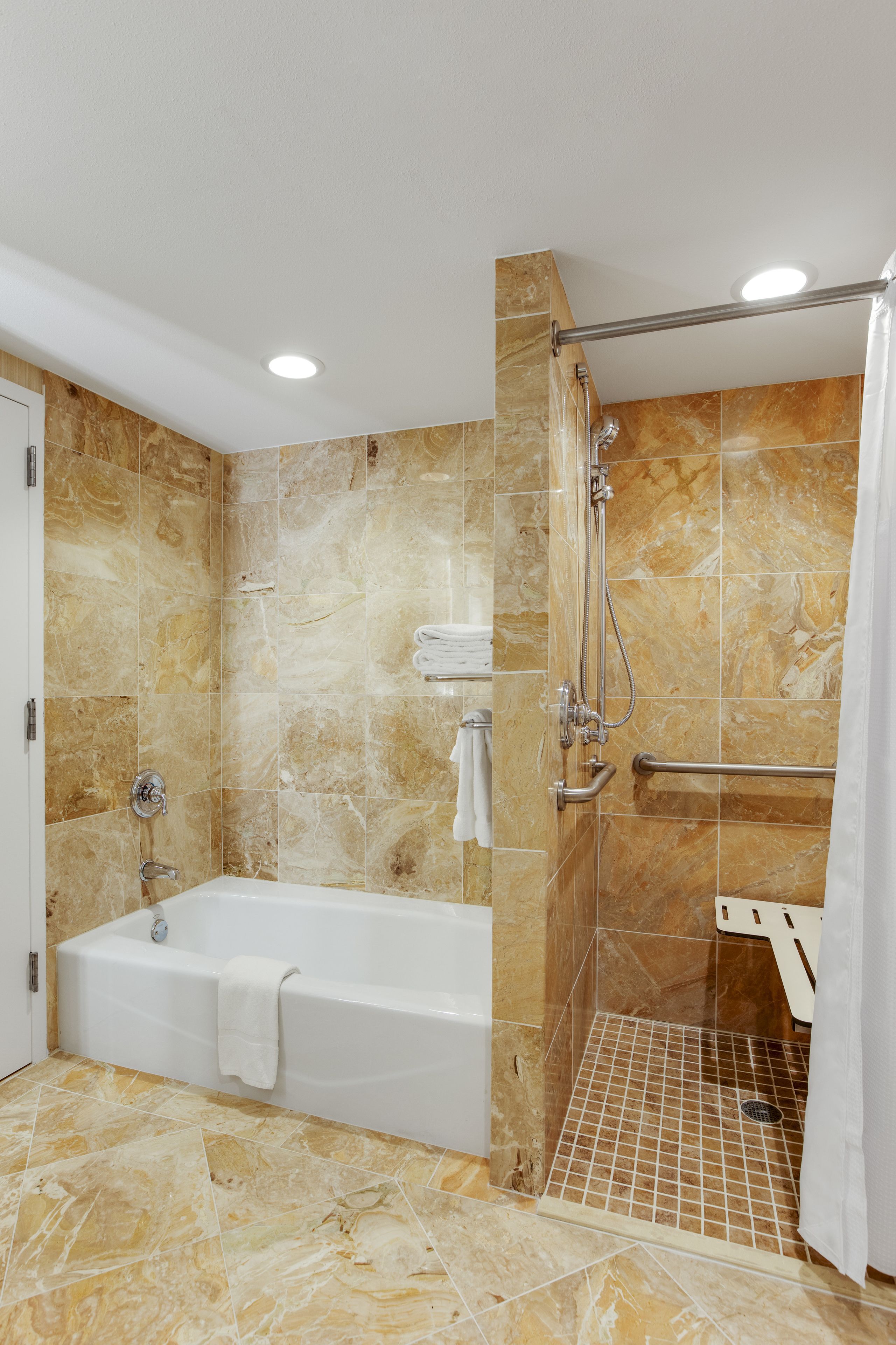 standard room, 1 king bed, accessible, harbour view | bathroom | shower, designer toiletries, hair dryer, dressing gowns