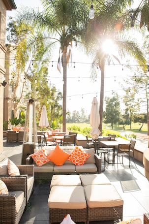 Terraza o patio. Hilton Garden Inn Los Angeles Montebello