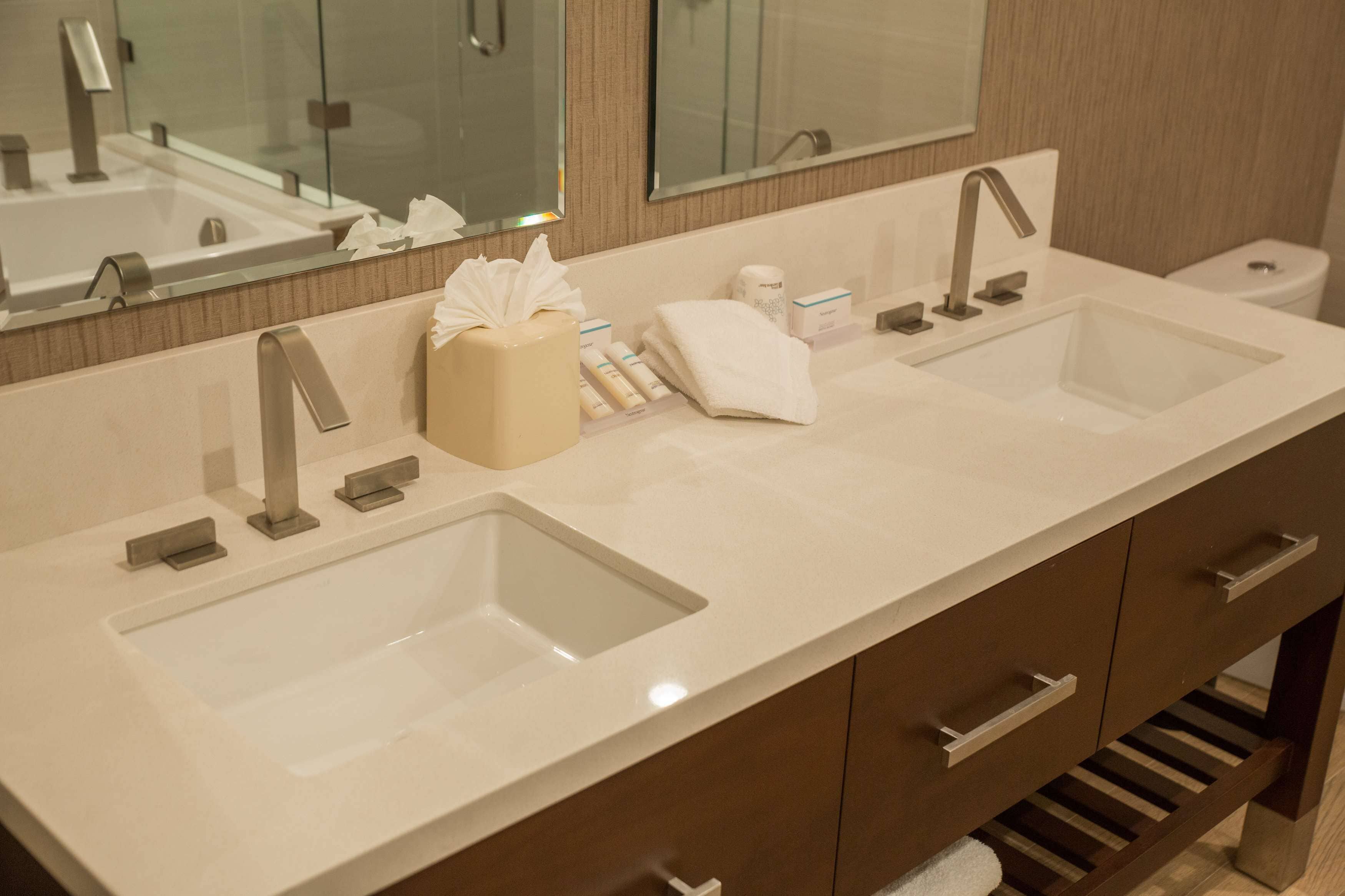 designer toiletries, towels